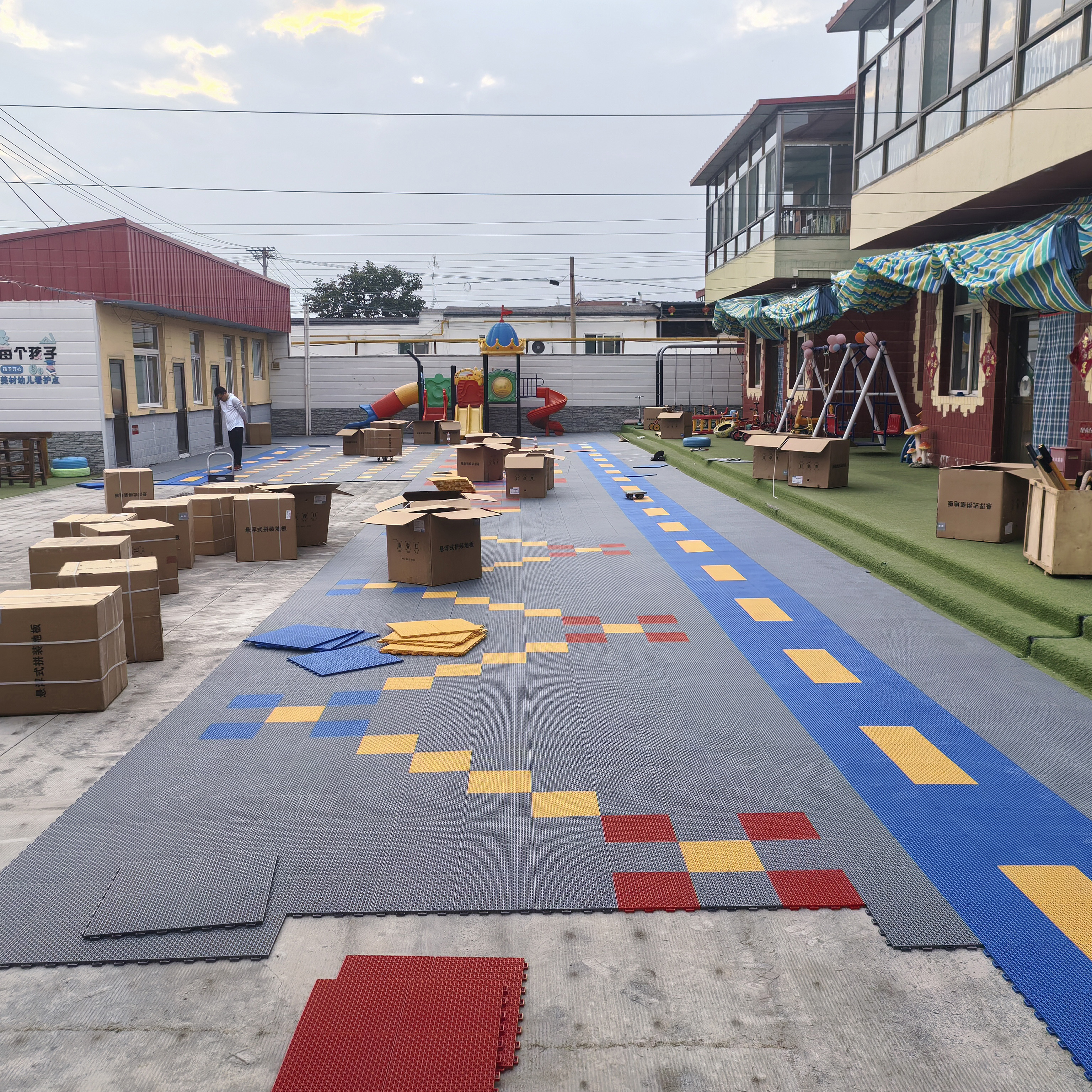 Outdoor Sport Floor Tiles - OEM Customized Indoor/Outdoor Antiskid Flat Interlocking